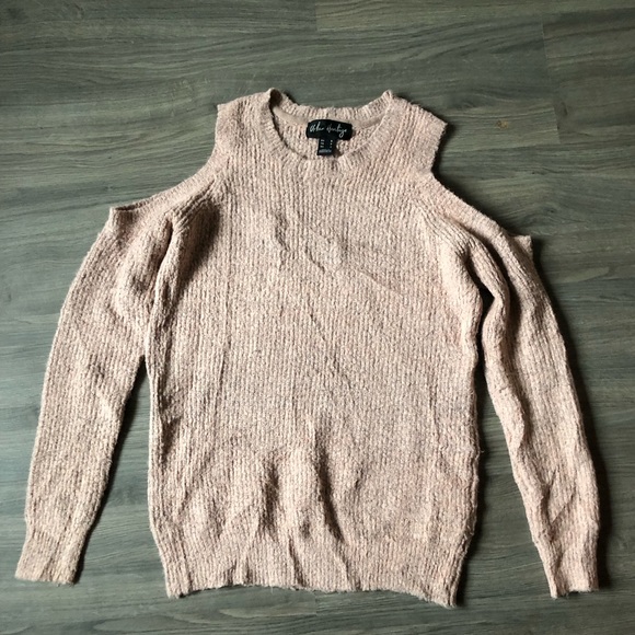 55. Urban Heritage Sweater - Picture 3 of 9